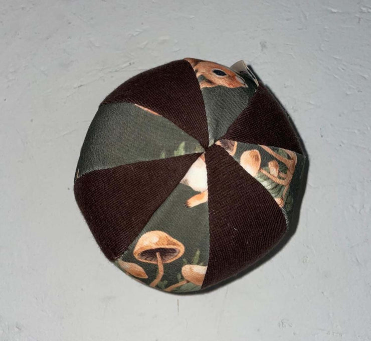 Rasselball Eichhörnchen