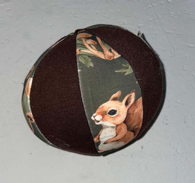 Rasselball Eichhörnchen